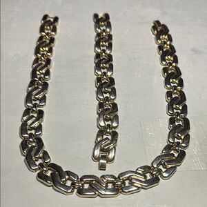 Light Weight Chunky Gold-Tone Viola Style Chain 18”Necklace and 7.5”Bracelet Set